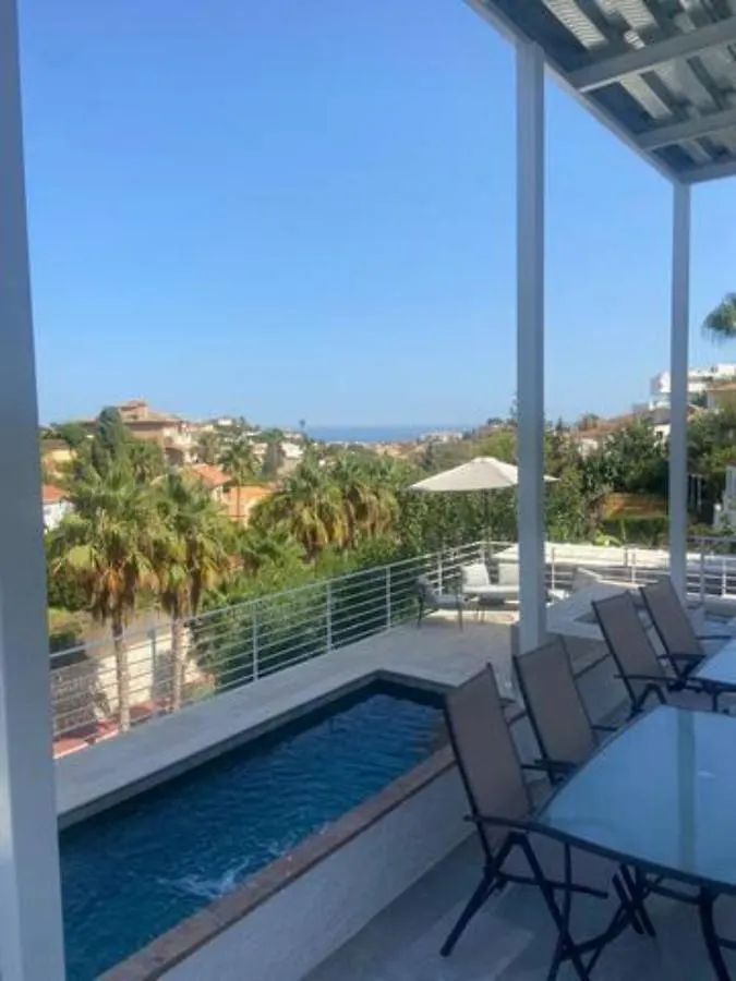 Appartement C Dans Une Villa Avec Piscine Chauffee & Jacuzzi, Chauffe En Extra Benalmadena Apartment
